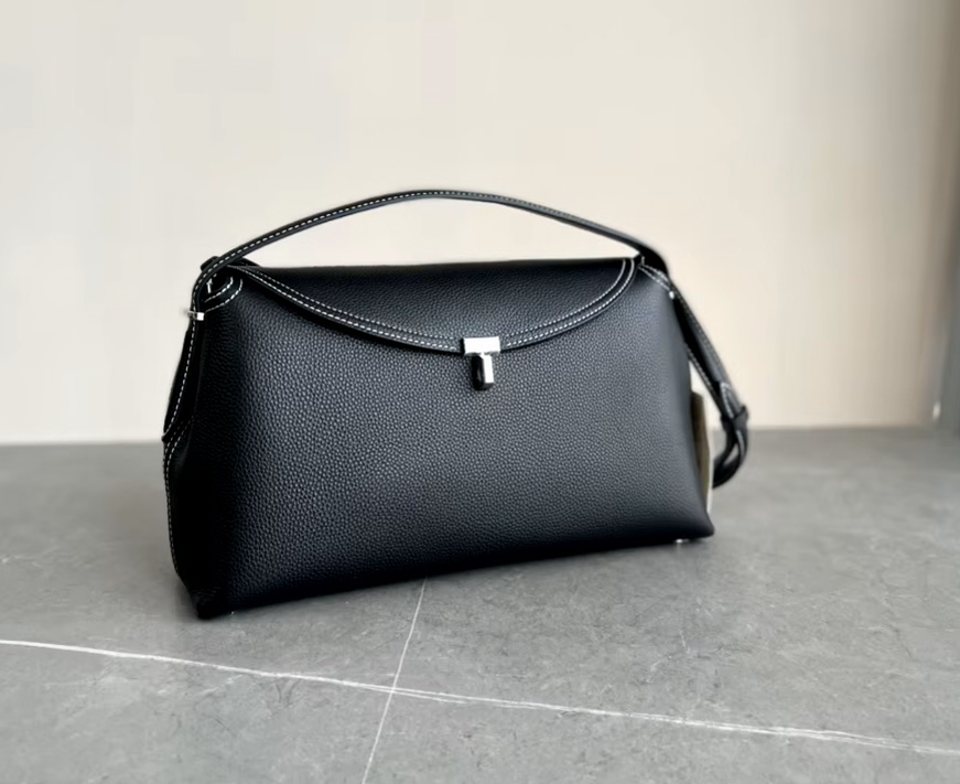 Classic Leather Shoulder Bag