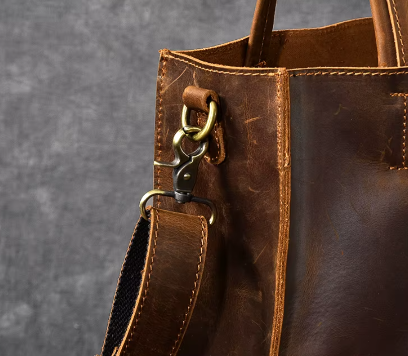 Classic Vertical Tote in Cowhide Leather – With Detachable Pouch