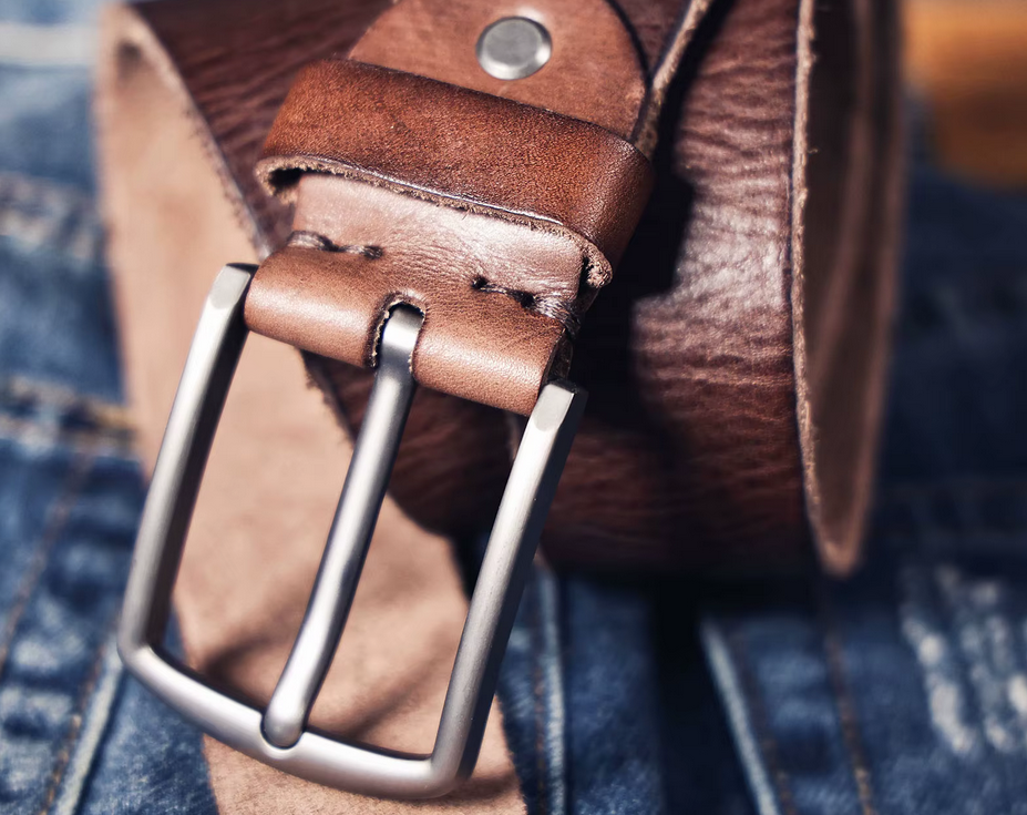 Classic Full-Grain Leather Belt with Brushed Metal Buckle