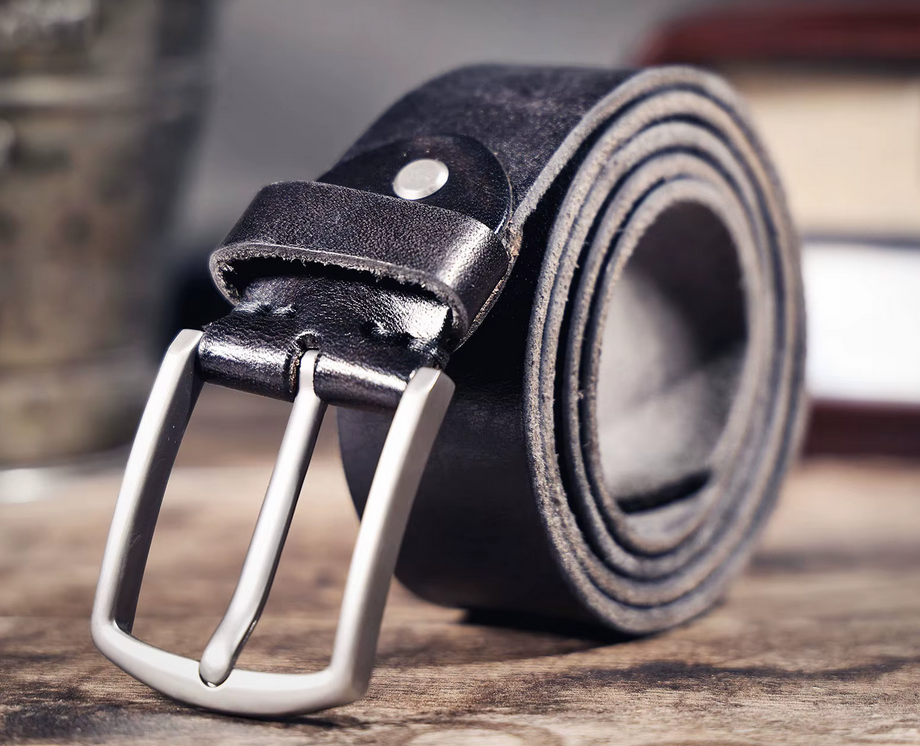 Classic Full-Grain Leather Belt with Brushed Metal Buckle