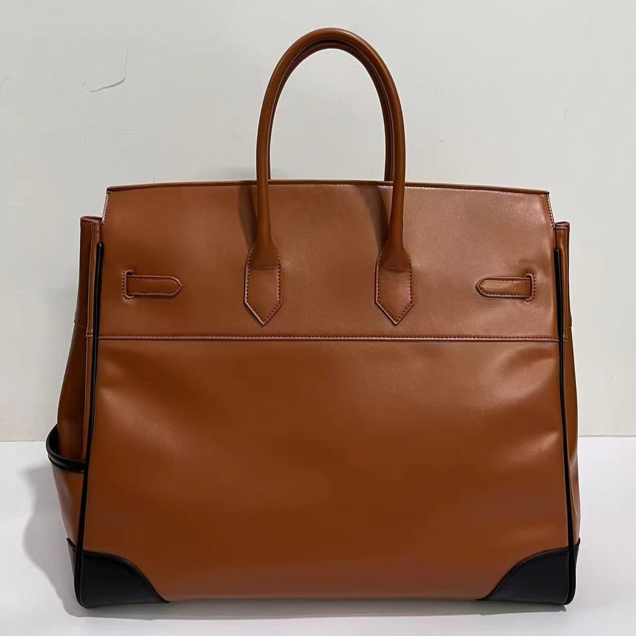 The vanguard Full grain Tote