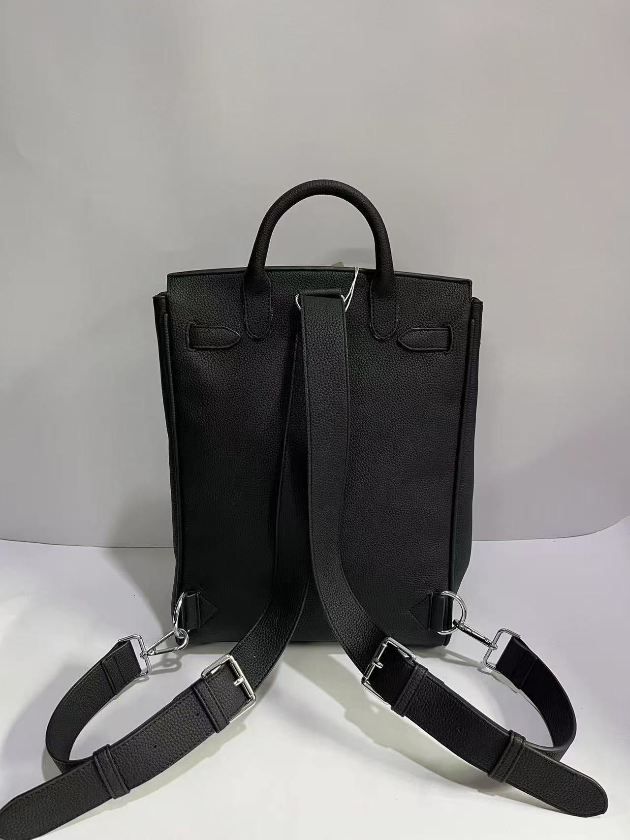 Multipocket Grain Leather Backpack