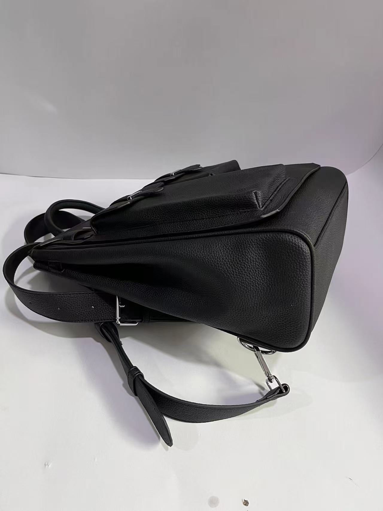 Multipocket Grain Leather Backpack