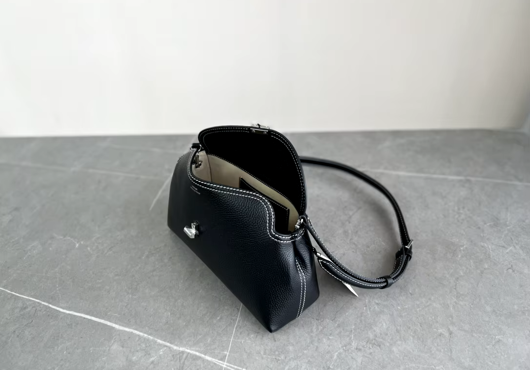 Classic Leather Shoulder Bag