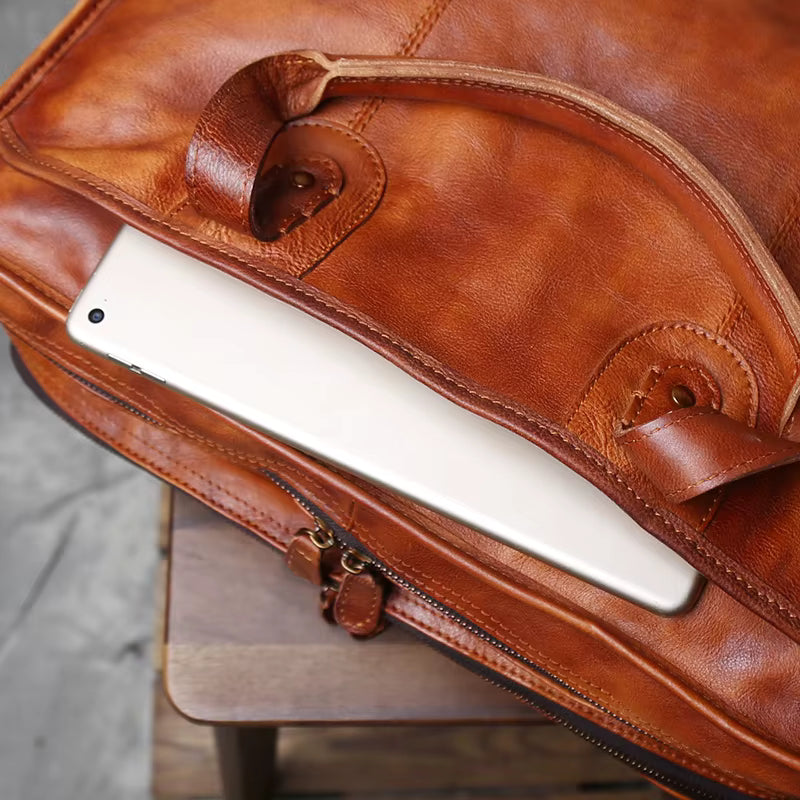 Heritage Classic Leather Messenger Bag